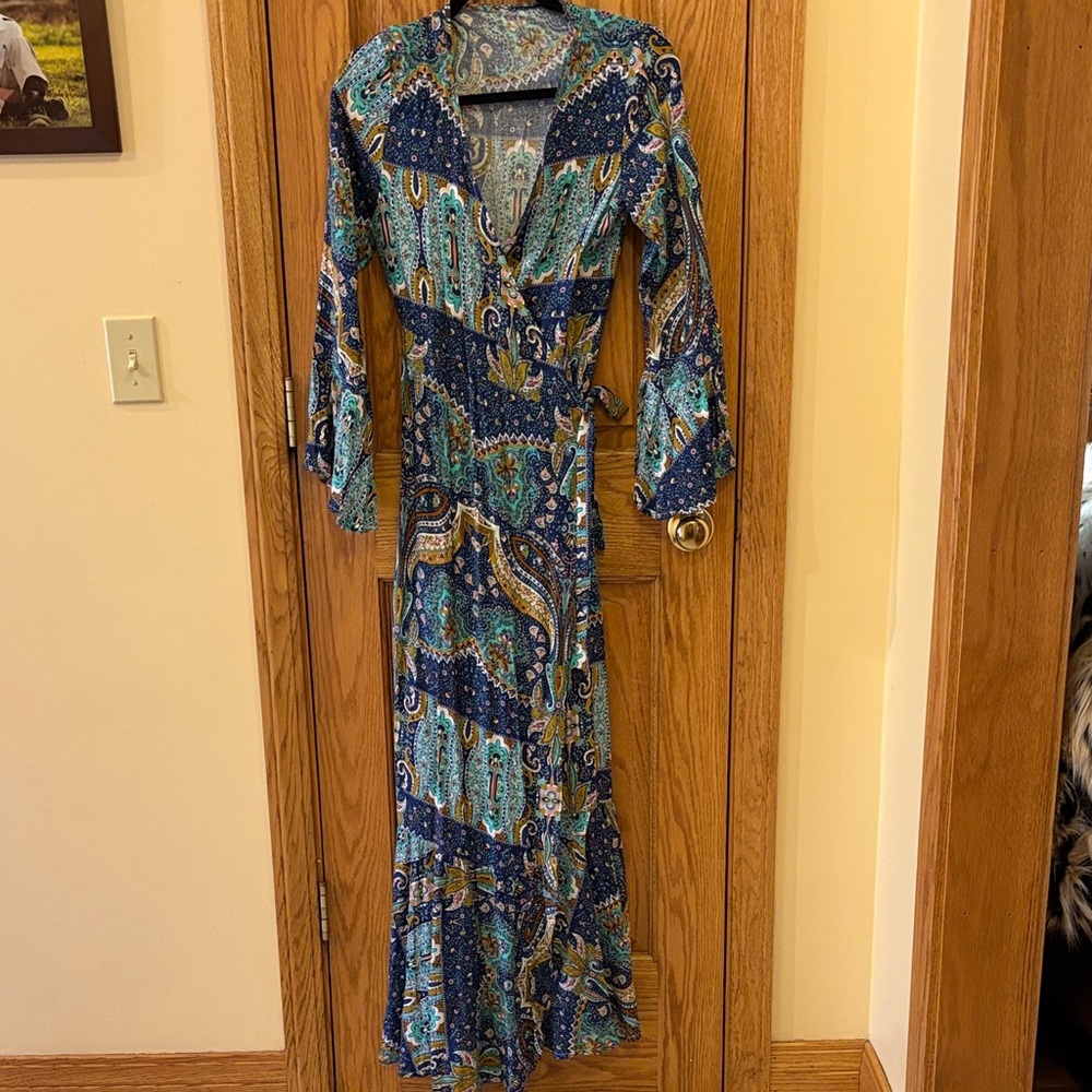 Elegant Blue Paisley Wrap Dress